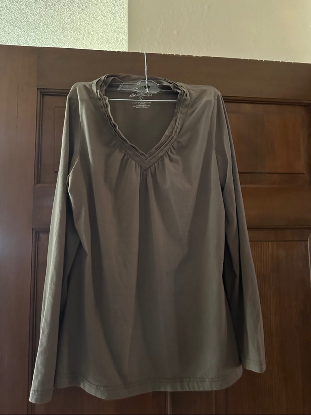 Eddie Bauer Brown V-Neck Long Sleeve Top with Gathered Trim